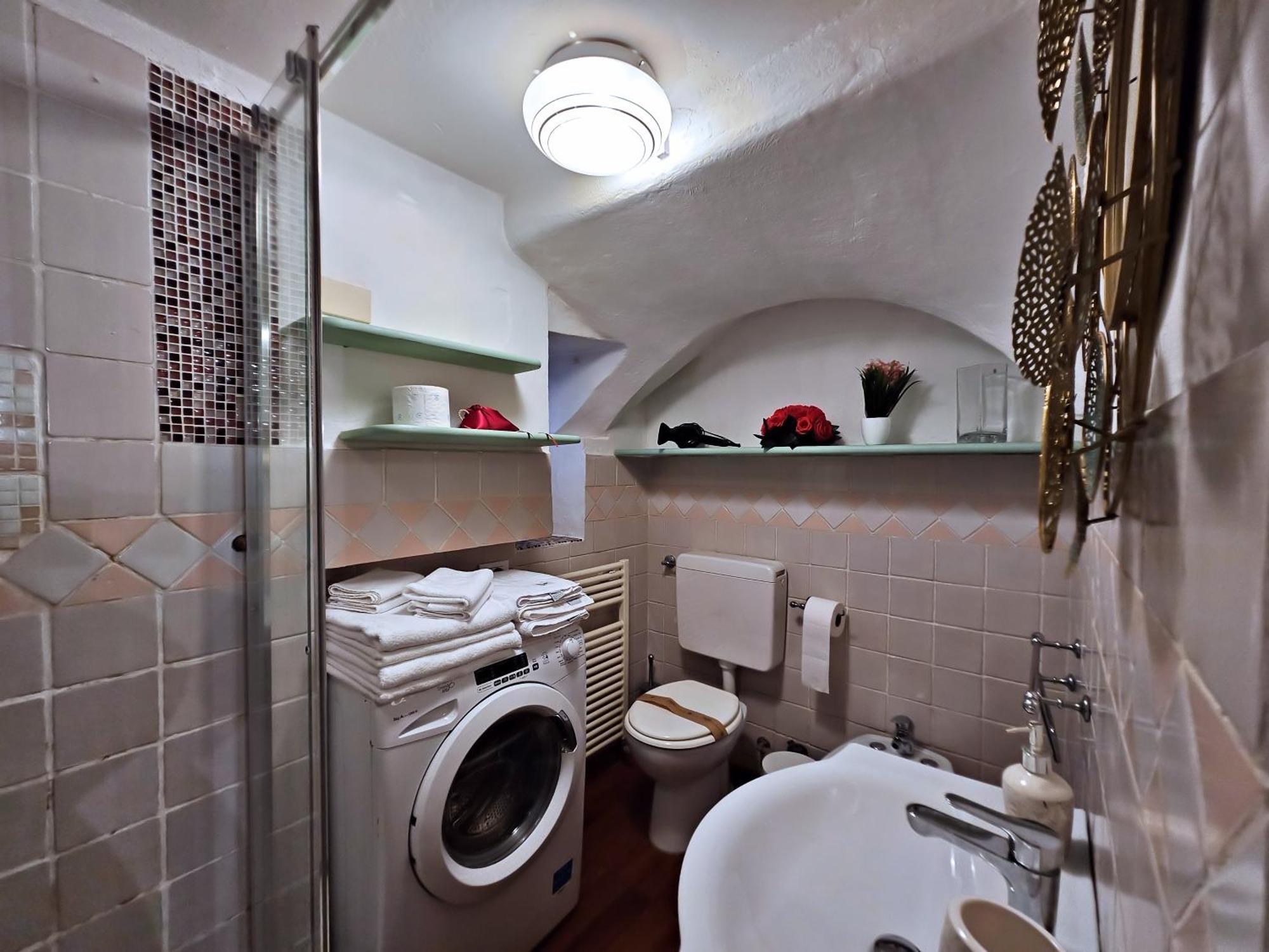 Residenza Saragozza Nuovo Stile Gipsy 2025 ! Apartment Bologna Bagian luar foto